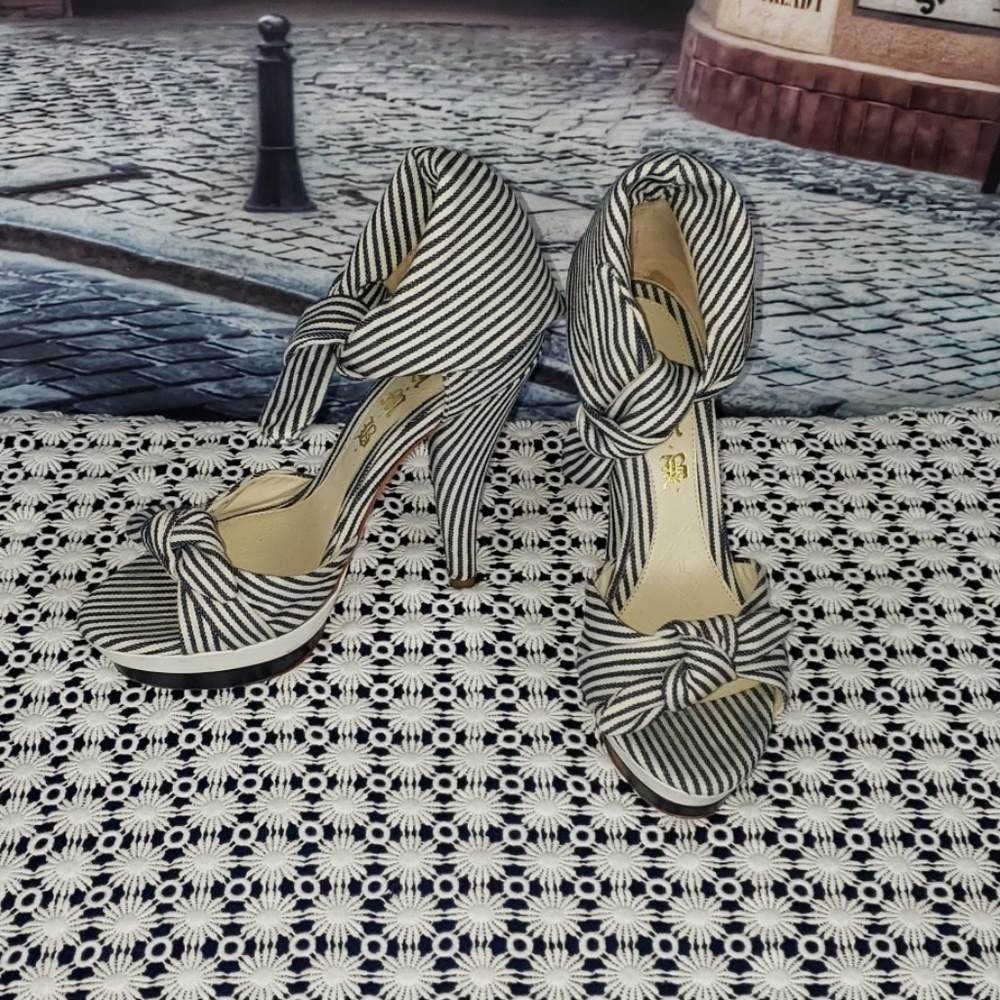 L.A.M.B. Navy and White Stripe Bow Heels Size 7